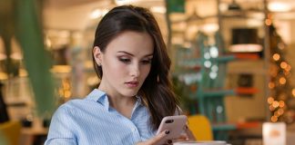 How to See Who Your Girlfriend Is Texting How to See Who Your Girlfriend Is Texting & What She is Texting