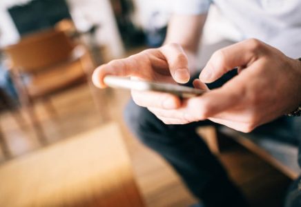 how-to-hack-my-girlfriends-phone-to-see-text-messages