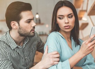 signos de que su pareja le está engañando